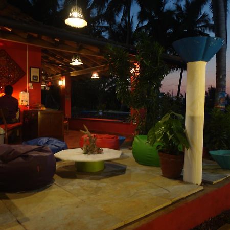 The Yuppi Hippi Female Hostel Anjuna Bagian luar foto