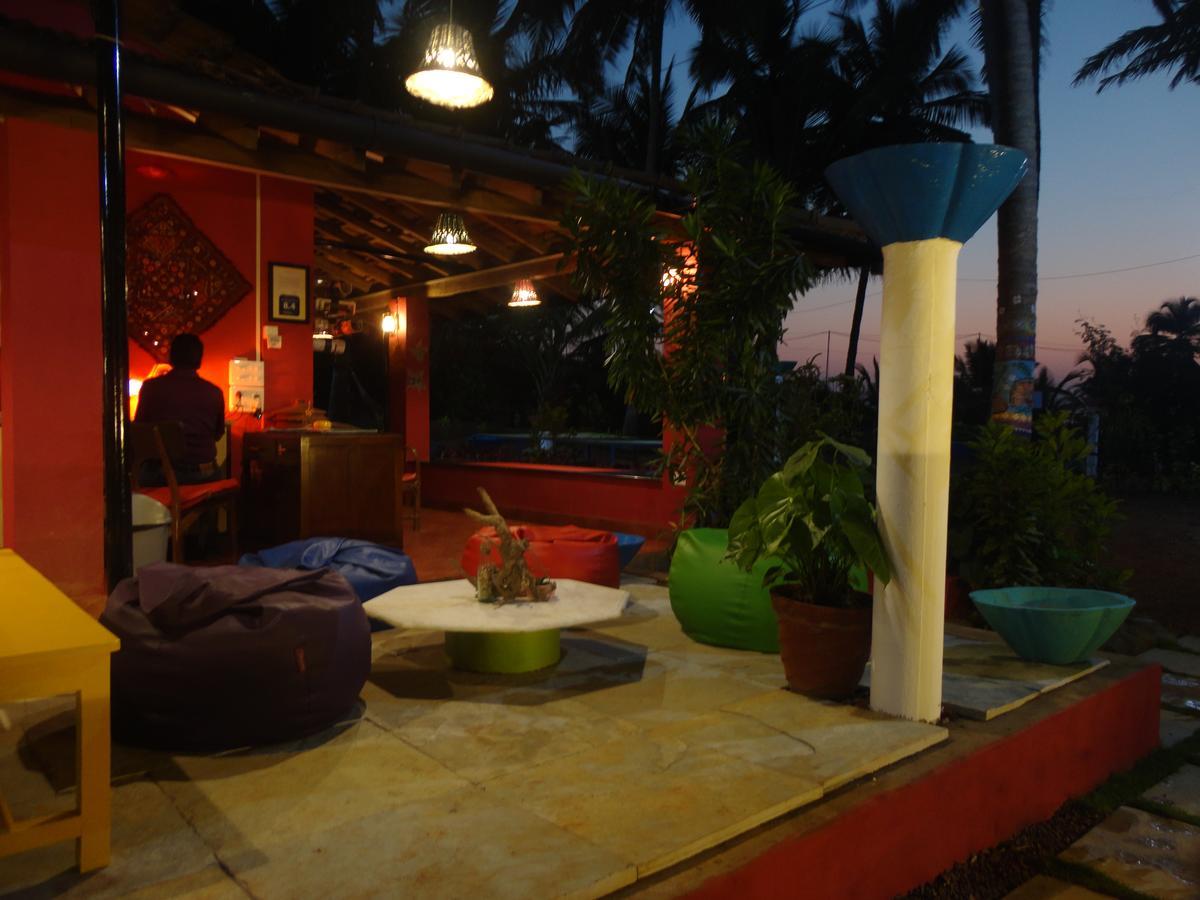The Yuppi Hippi Female Hostel Anjuna Bagian luar foto
