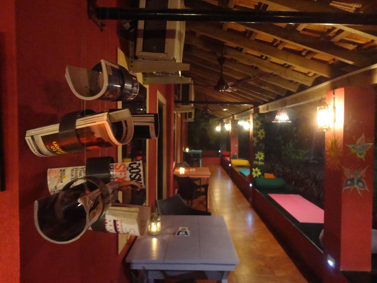 The Yuppi Hippi Female Hostel Anjuna Bagian luar foto