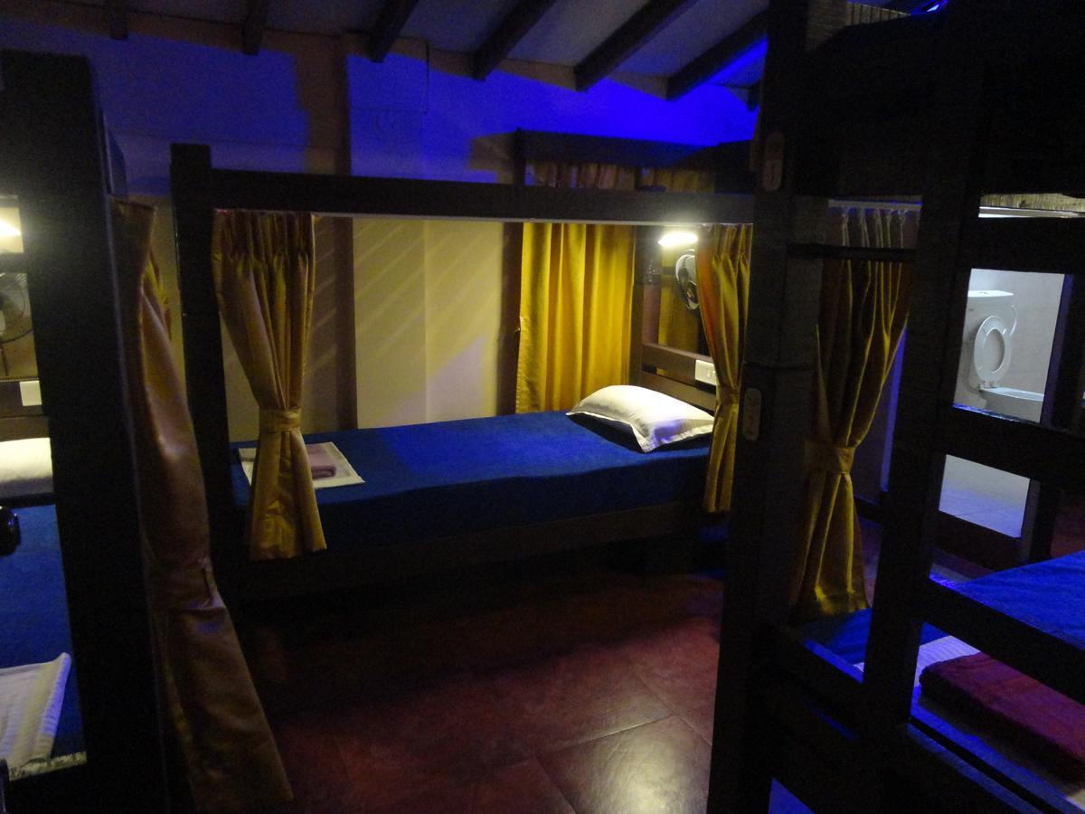 The Yuppi Hippi Female Hostel Anjuna Bagian luar foto