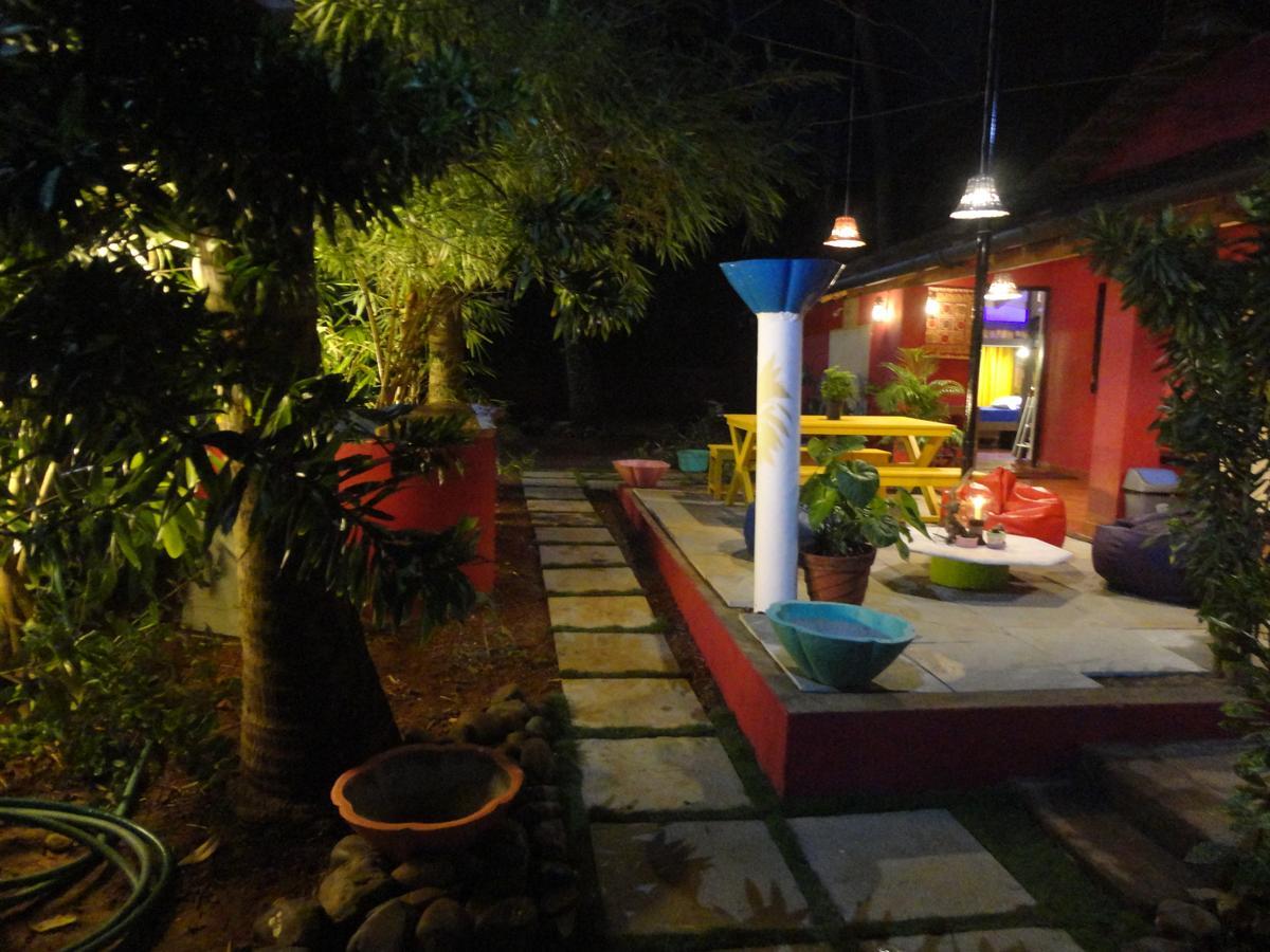 The Yuppi Hippi Female Hostel Anjuna Bagian luar foto