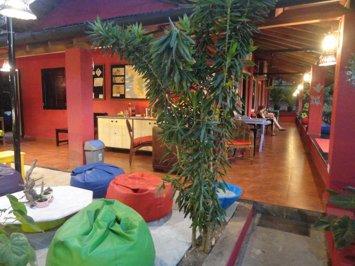 The Yuppi Hippi Female Hostel Anjuna Bagian luar foto