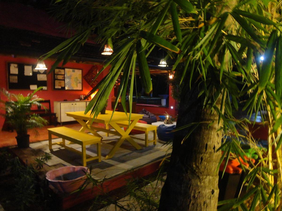 The Yuppi Hippi Female Hostel Anjuna Bagian luar foto