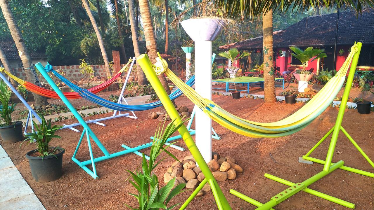 The Yuppi Hippi Female Hostel Anjuna Bagian luar foto