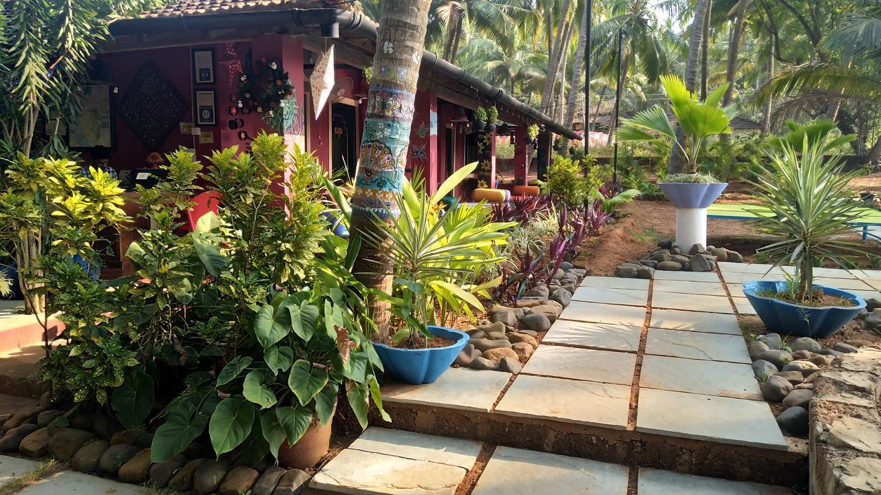 The Yuppi Hippi Female Hostel Anjuna Bagian luar foto